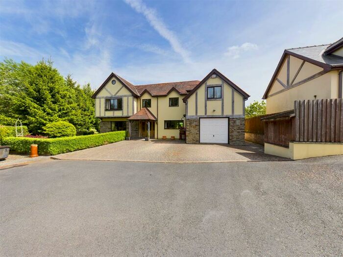 5 Bedroom Detached House For Sale In Cae Clawdd, Ffrydd Road, Knighton, LD7