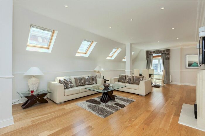 3 Bedroom Flat To Rent In Maddox Street, Mayfair, London, W1S