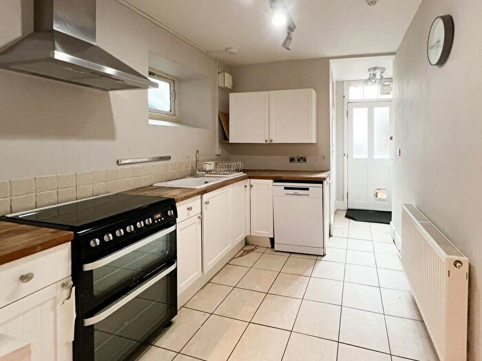3 Bedroom Flat To Rent In Pembroke Road, Clifton, Bristol, BS8