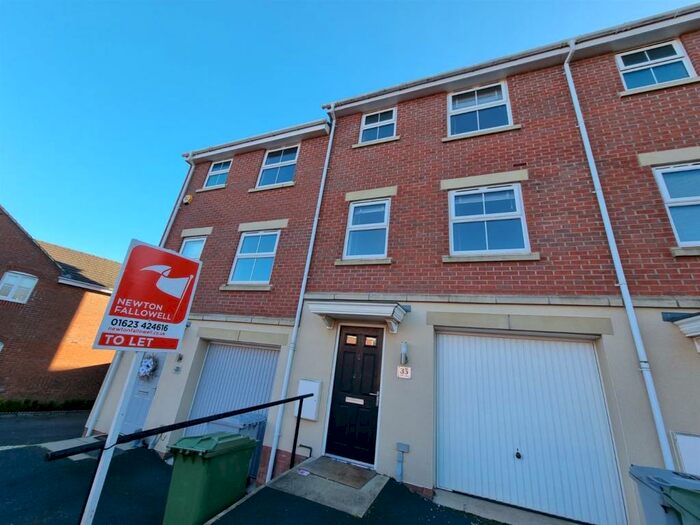 4 Bedroom Town House To Rent In Kerry Close, Clipstone Village, Mansfield, NG21