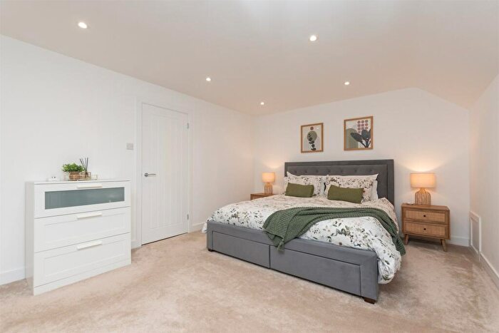 5 Bedroom Detached House For Sale In Cheshunt Close, Meopham, Kent, DA13