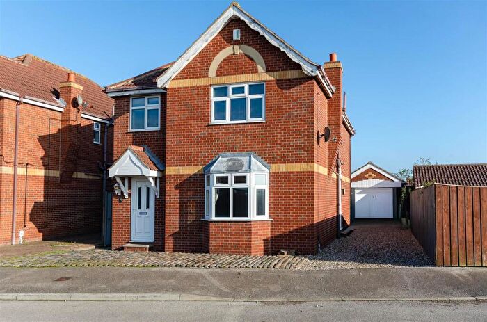 4 Bedroom Detached House For Sale In Meadow Drive, Burstwick, Hull, HU12