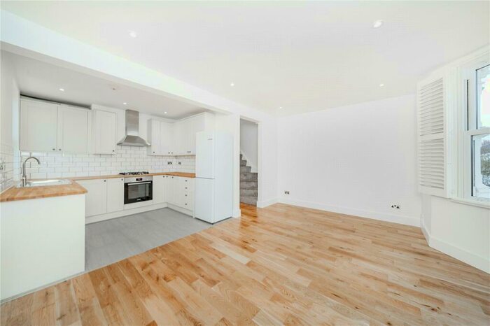 2 Bedroom Apartment To Rent In Donaldson Road, London, NW6