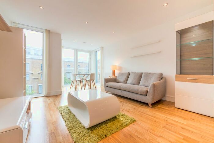 2 Bedroom Flat To Rent In The Crescent, Seager Place, Deptford, London, SE8