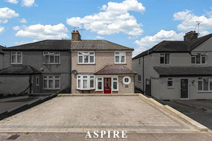 5 Bedroom Semi-Detached House For Sale In St. James Avenue West, Stanford-Le-Hope, SS17