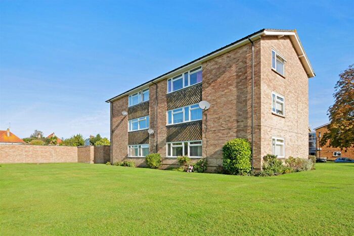 2 Bedroom Apartment To Rent In Carlingford Court, Bognor Regis, PO21