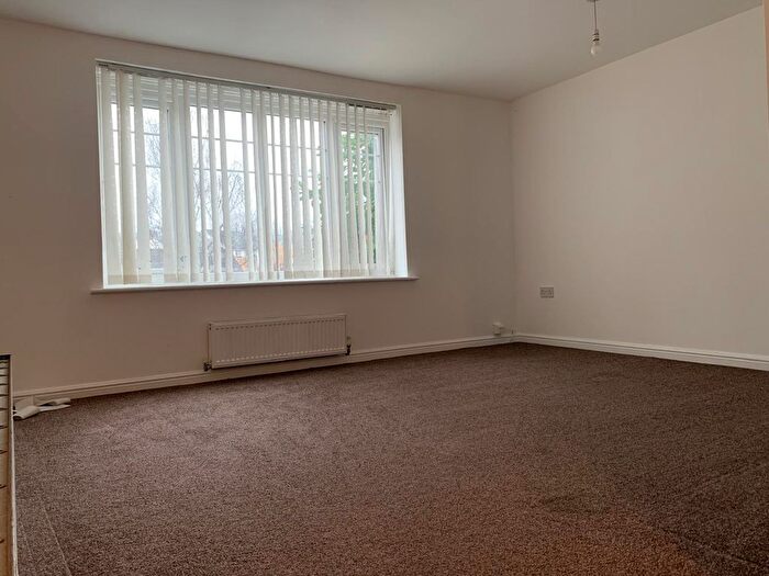4 Bedroom Town House To Rent In Martingale Court, Cheetham Hill, Manchester, M8
