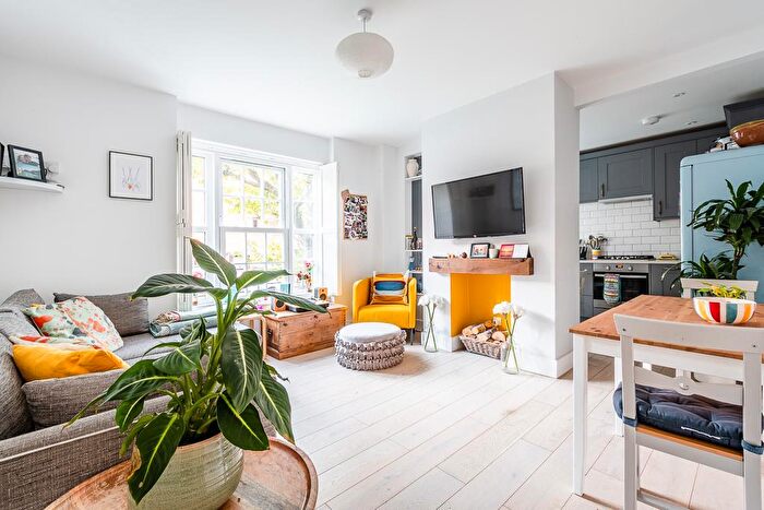 1 Bedroom Apartment For Sale In Walker House, Kings Cross, NW1