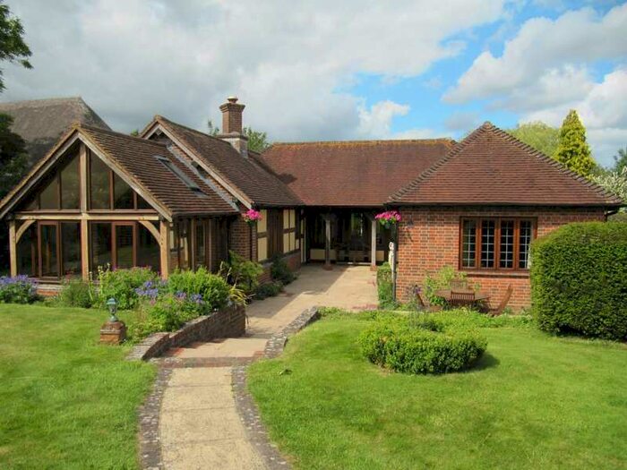 3 Bedroom Cottage To Rent In Oakley, Hampshire, RG23