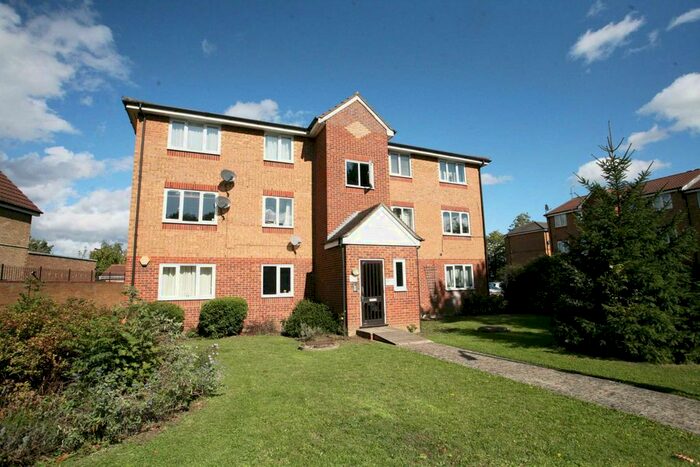 1 Bedroom Flat To Rent In Fenman Gardens, Goodmayes, IG3