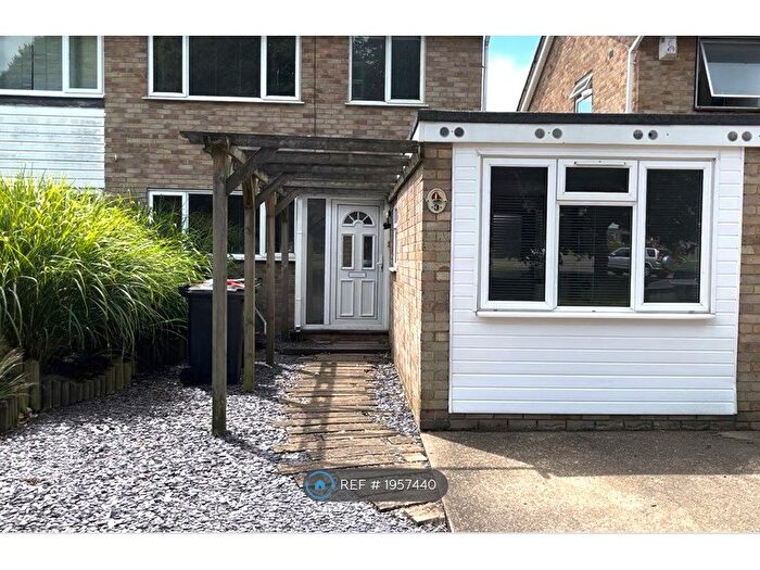 4 Bedroom Semi-Detached House To Rent In St. Michaels Place, Canterbury, CT2