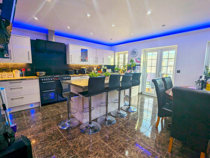 3 Bedroom End Of Terrace House For Sale In Fairfield Road, Ilford, IG1