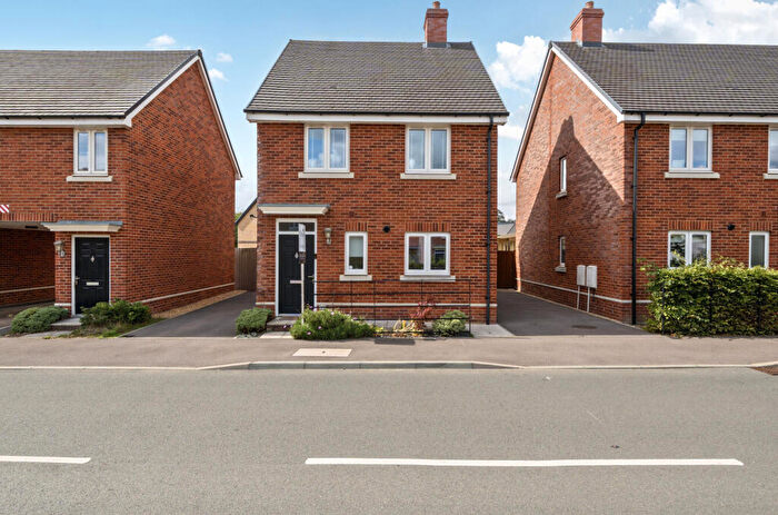 3 Bedroom Detached House For Sale In Highwood Avenue, Eastleigh, Hampshire, SO50