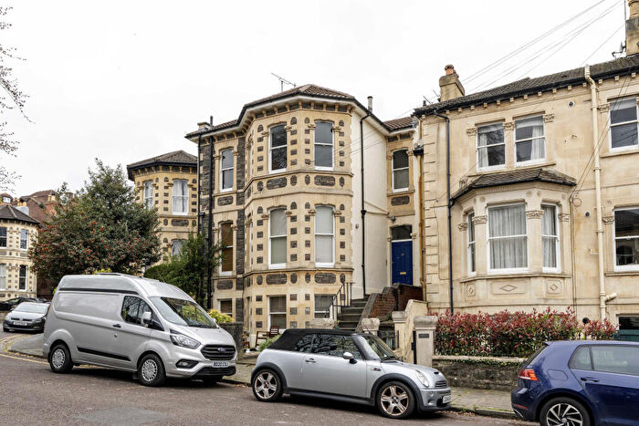 3 Bedroom Flat For Sale In Montrose Avenue, Redland, Bristol, BS6