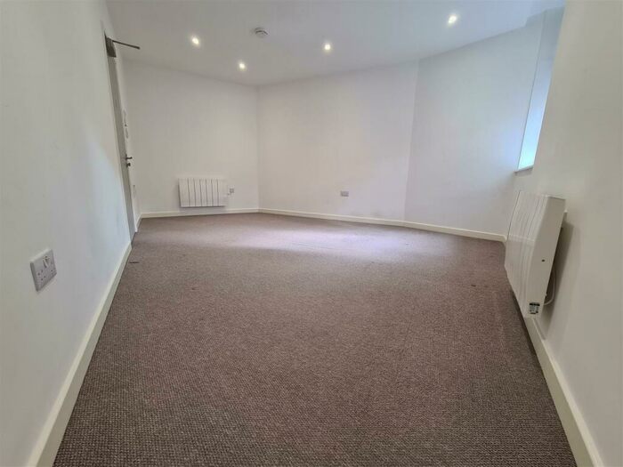 Flat To Rent In Flat, Pavilion Chambers, St. Neots, PE19