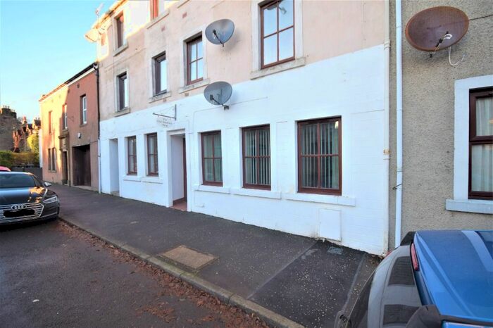 2 Bedroom Flat To Rent In High Street, Errol, Perthshire, PH2
