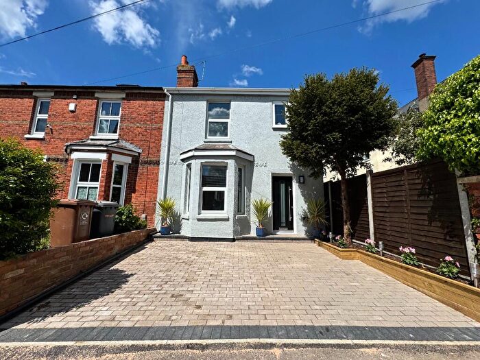 4 Bedroom End Of Terrace House For Sale In Burgess Road, Basingstoke, Hampshire, RG21
