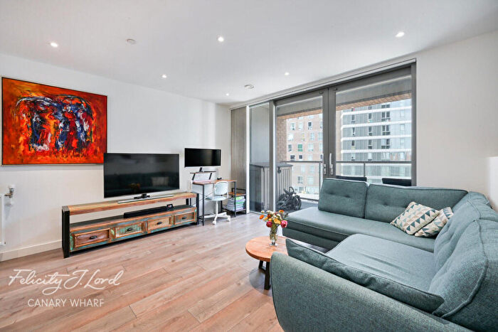 3 Bedroom Apartment For Sale In Heritage Tower, East Ferry Road, London, E14