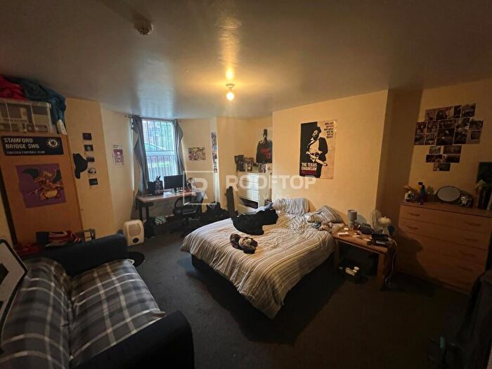 7 Bedroom House To Rent In Brudenell Mount, Leeds, LS6