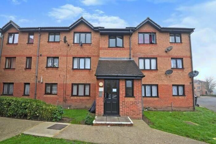2 Bedroom Flat To Rent In Larmans Road, Enfield, London, EN3