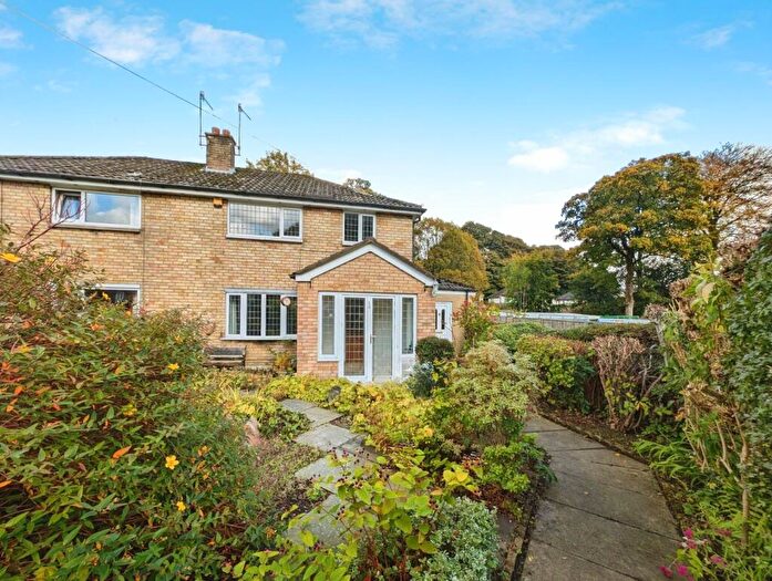 3 Bedroom Semi-Detached House To Rent In The Glen, Todmorden, West Yorkshire, OL14