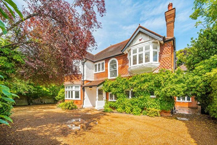 5 Bedroom Detached House For Sale In Mayfield Road, Weybridge, KT13