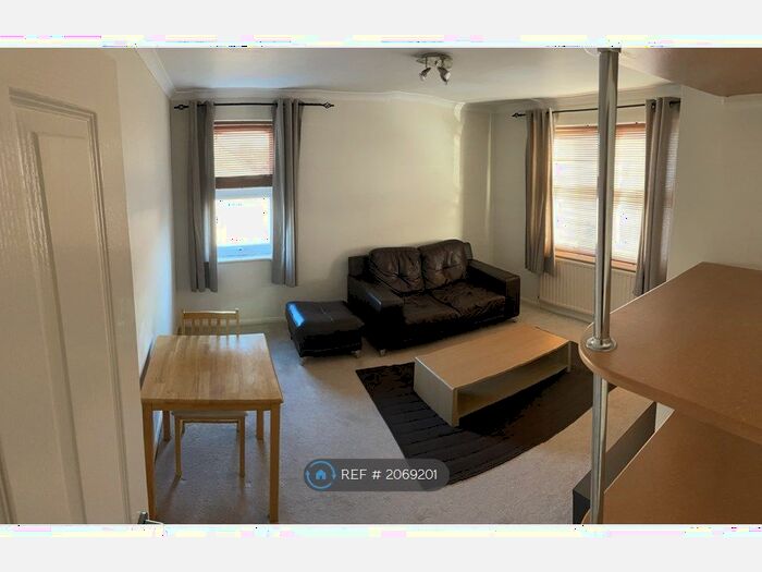 1 Bedroom Flat To Rent In Bromley Common, Bromley Common, BR2