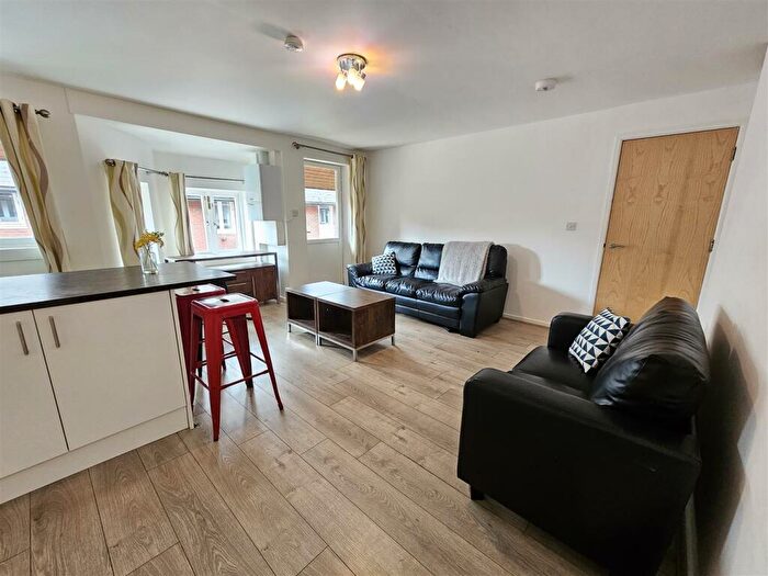 5 Bedroom Flat To Rent In Bed Student Flats, The Forum, Tiverton Way, CB1