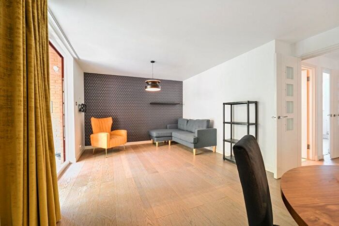 2 Bedroom Flat To Rent In Brideport Place, Wapping, E1W