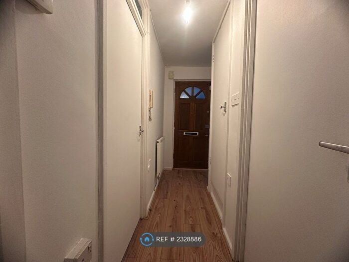1 Bedroom Flat To Rent In Cundy Road, London, E16