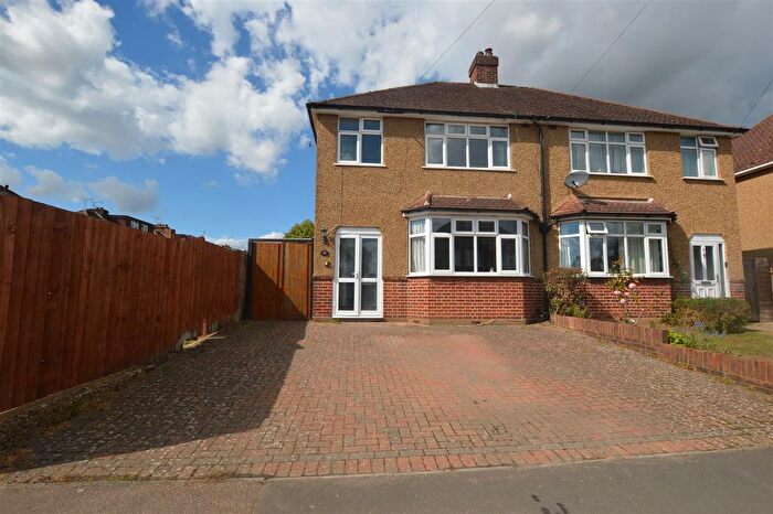 3 Bedroom Semi-Detached House To Rent In Malvern Way, Croxley Green, WD3