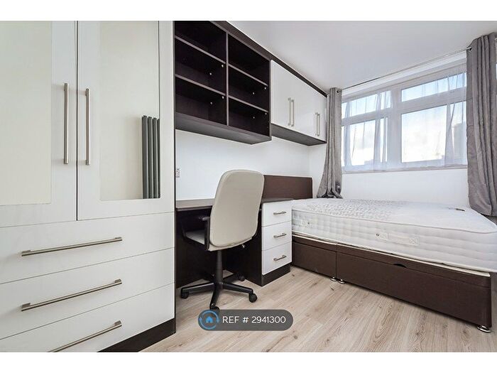 4 Bedroom Terraced House To Rent In Cullum Welch Court, London, N1