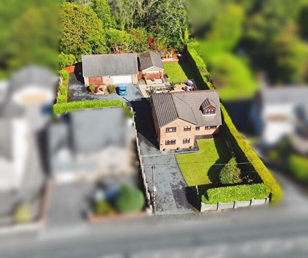 4 Bedroom Detached House For Sale In Cwmamman Road, Glanamman, Ammanford, Carmarthenshire, SA18