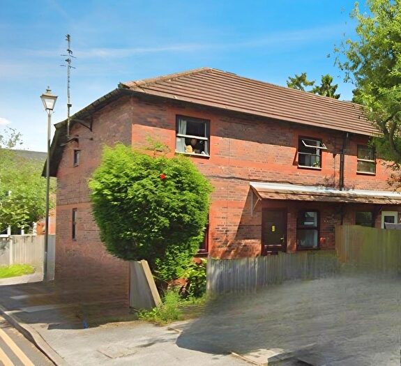 1 Bedroom Flat To Rent In Simonburn Avenue, Penkhull, ST4