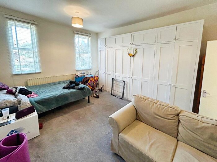 1 Bedroom Flat To Rent In Palatine Road, Manchester, M20