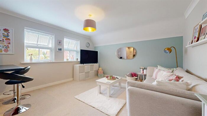 1 Bedroom Flat To Rent In Kirtleton Avenue, Weymouth, DT4