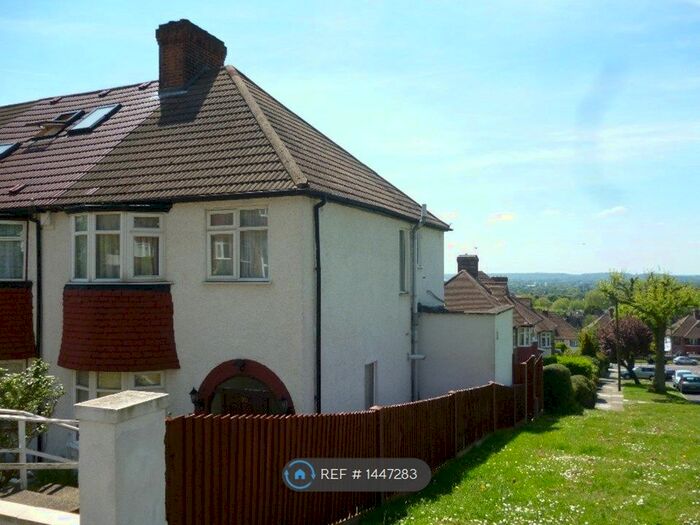 3 Bedroom End Of Terrace House To Rent In Castlewood Drive, London, SE9