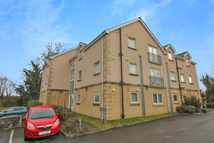 2 Bedroom Flat To Rent In Shires Road, Guiseley, Leeds, LS20