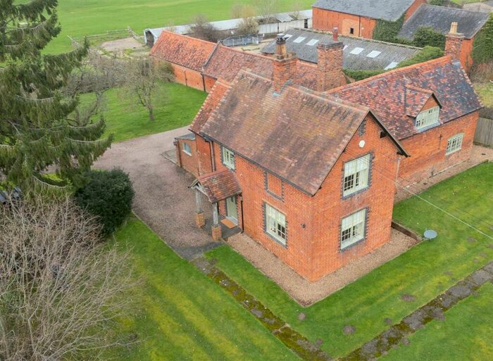 4 Bedroom Detached House To Rent In Nuthurst Lane, Hockley Heath, B94