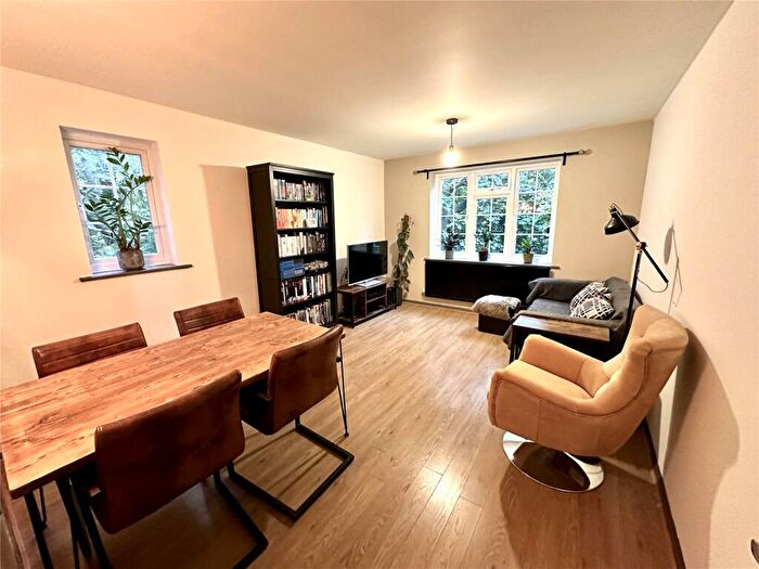 2 Bedroom Apartment For Sale In Spindlewood Gardens, Parkhill, East Croydon, South Croydon, CR0