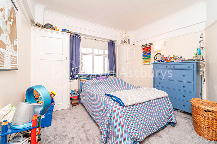 5 Bedroom Apartment To Rent In Eton Avenue, Belsize Park, London, NW3