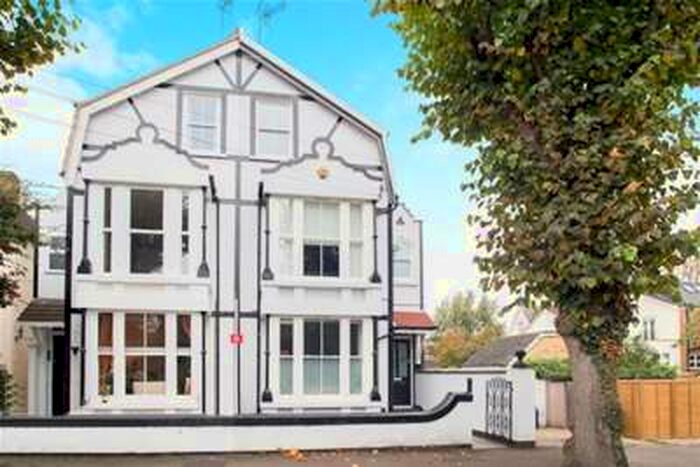 2 Bedroom Flat To Rent In Feltham Avenue, East Molesey, KT8