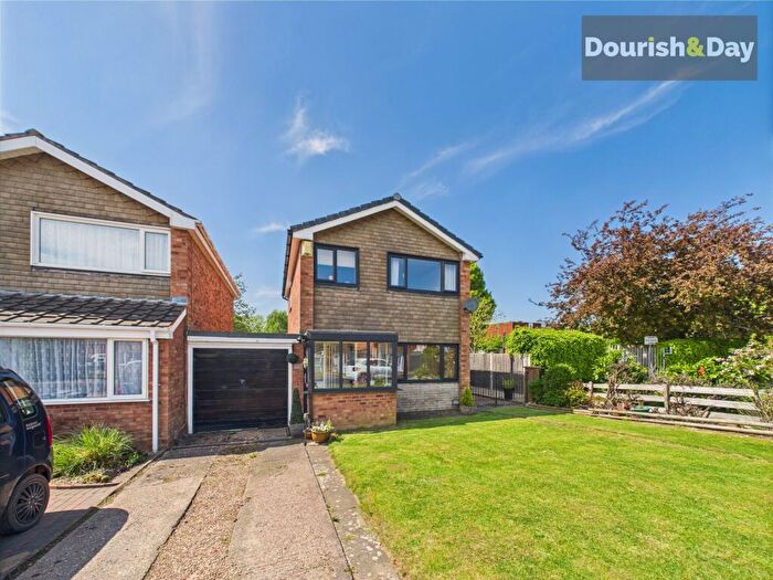 3 Bedroom Link Detached House For Sale In Bradshaw Way, Stafford, ST16