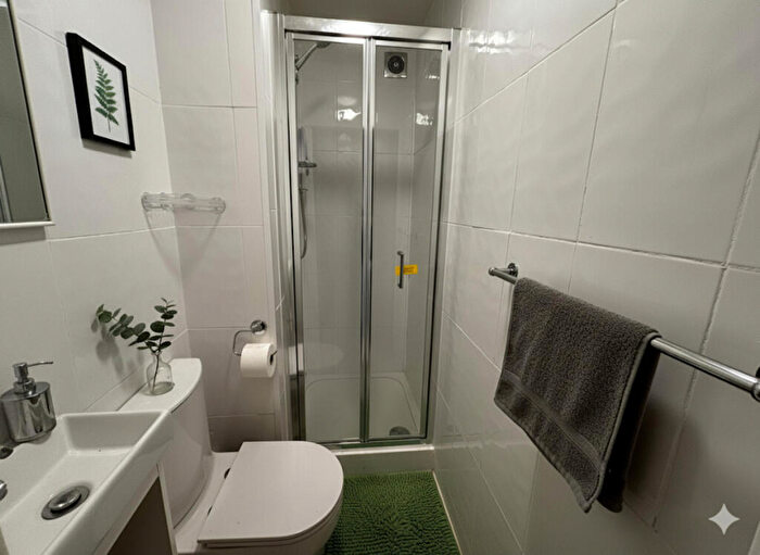 1 Bedroom Flat To Rent In Chapter Road, London, NW2