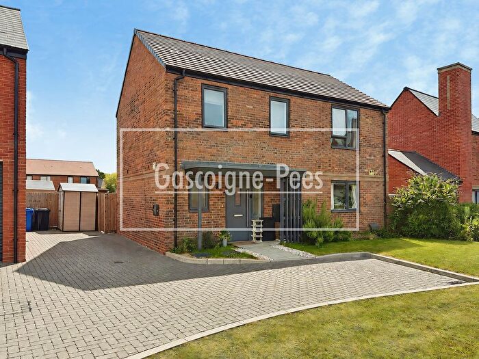 3 Bedroom Detached House To Rent In Otterhound Drive, Godalming, GU7
