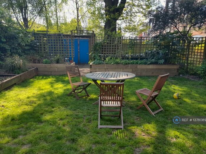 3 Bedroom Flat To Rent In Farnefields Court, London, N4