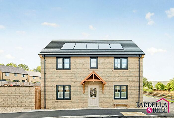 3 Bedroom Detached House For Sale In Kettledrum Drive, Burnley, BB10