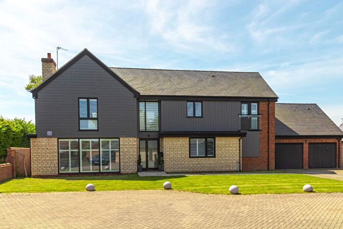 4 Bedroom Detached House For Sale In Church Road, Totternhoe, Dunstable, LU6