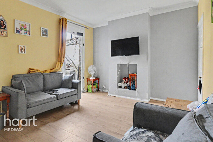 3 Bedroom Terraced House For Sale In Brompton Lane, Rochester, ME2