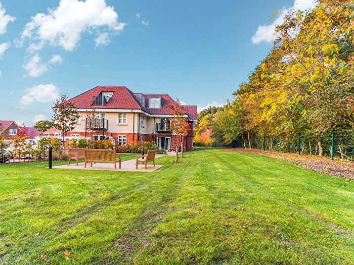 2 Bedroom Flat To Rent In Chantry Court, Broadbridge Heath, Horsham, RH12